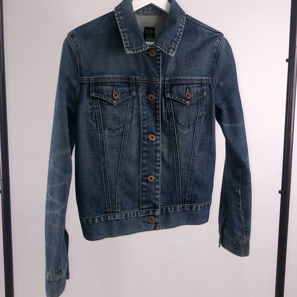 Gap women’s denim jacket